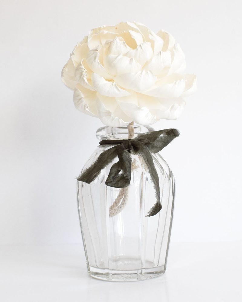 Grand Victorian Diffuser with extra large Peony flower